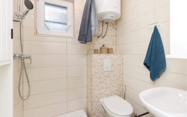 Awesome Home in Zdrelac With Wifi and 4 Bedrooms