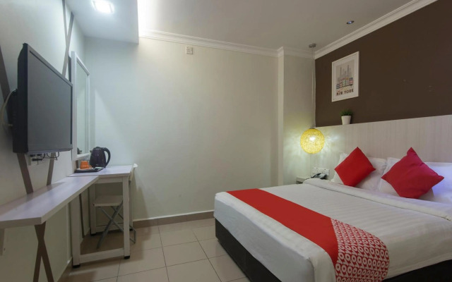 Super OYO 761 City Hotel