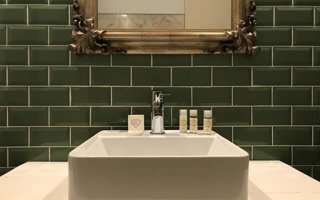 Oryza Guest House & Suites