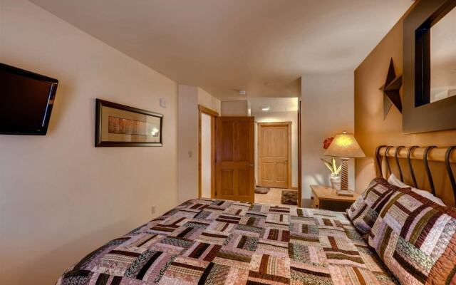 2 Bedroom Colorado Vacation Rental in River Run Village with Pool and Hot Tub Access