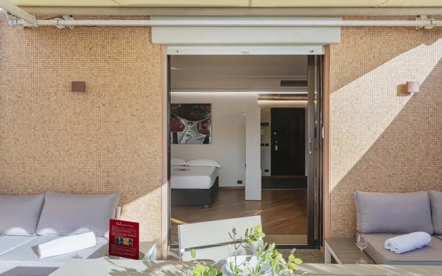 Beachfront Studio With Terrace by Wonderful Italy