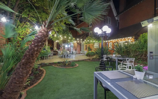 Florence House Hotel & Restaurant