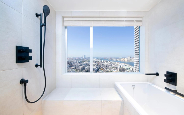 ART HOTEL Osaka Bay Tower - Image 7