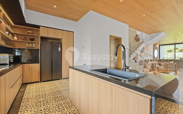 Dago Escape Villa by Kozystay - Bandung