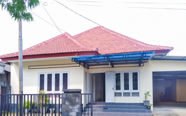 RedDoorz Syariah @ Griya Soeratin Pacitan