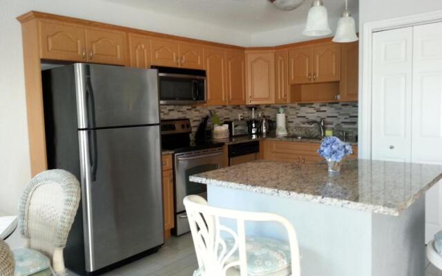 1+1 Large condo Sarasota