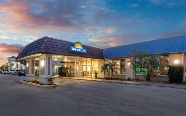 Days Inn by Wyndham Titusville Kennedy Space Center