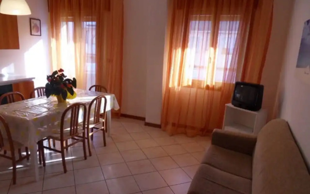 Bright Flat in a Colourful Building - Beahost