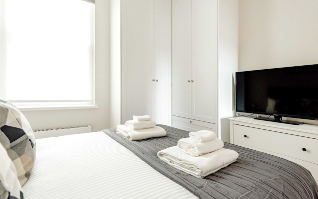 Lillie Road Residence I