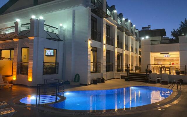 Miyas Luxury Hotel