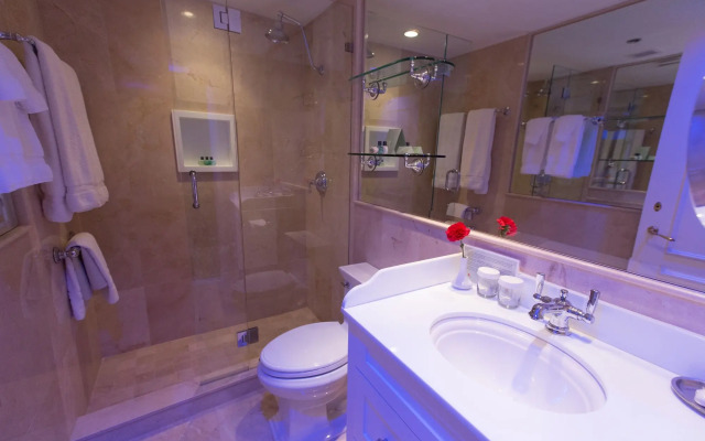 The Chesterfield Hotel Palm Beach