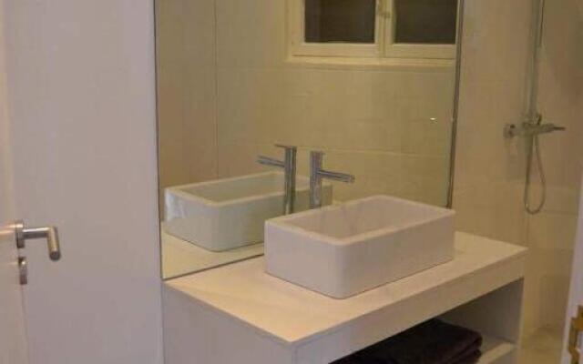 Charming Apartment 101