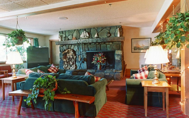Commodores Inn