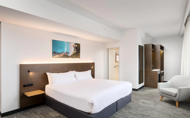 Holiday Inn West Perth by IHG – Guest Rooms – Perth