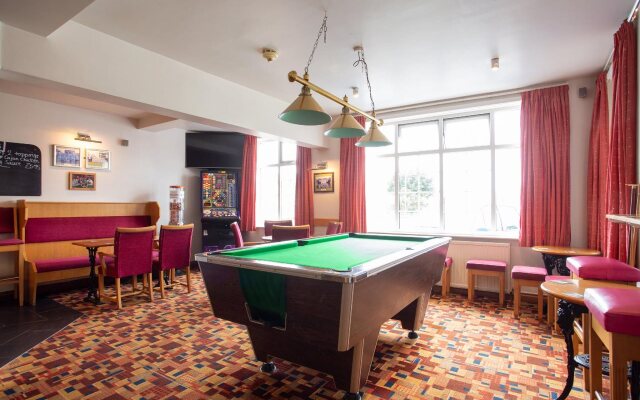 OYO Godolphin Arms Hotel