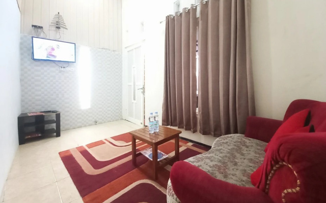 Lancar Homestay Syariah near BNS Mitra RedDoorz – Guest Rooms – Batu