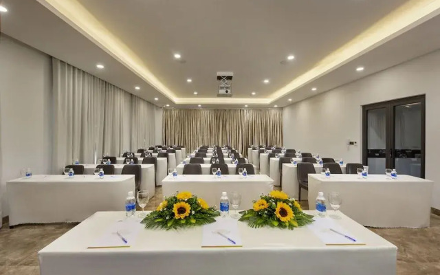Golden Lotus Hotel Da Nang
