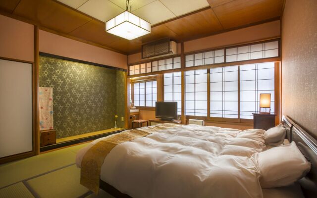 Kinosaki Onsen Hanakouji Saigetsu