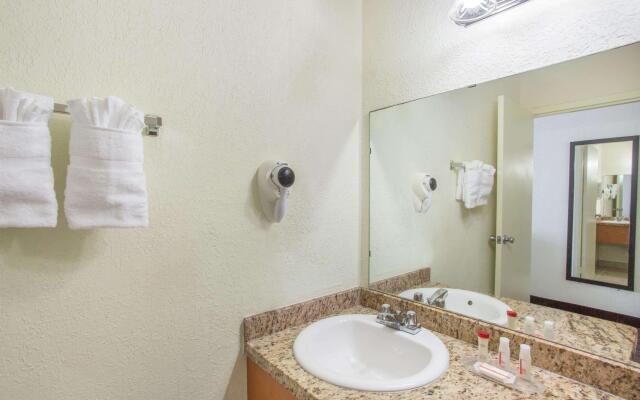 Ramada by Wyndham Hialeah/Miami Airport North