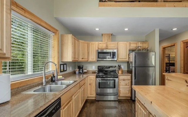 Nature Acres 1 Bedroom Home by NW Comfy Cabins