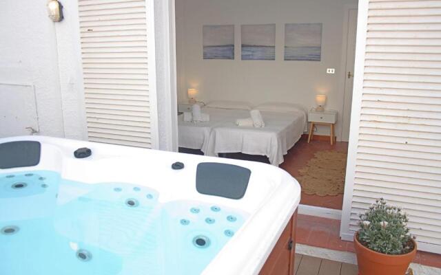 Cozy Marine Villa Next To The Beach