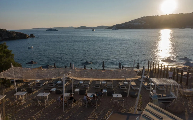 Agia Anna on the beach