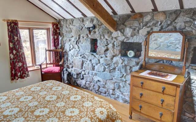 Cozy Holiday Home in Llanfaglan Near Sea