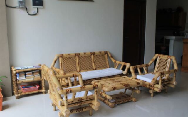 Suwardika Homestay and Dormitory - Hostel