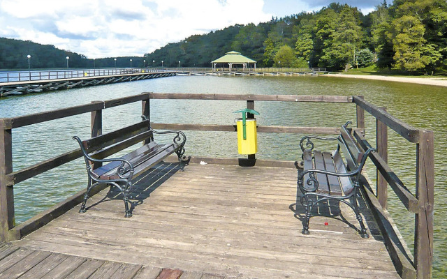 Comfortable House by the Lake, Insko