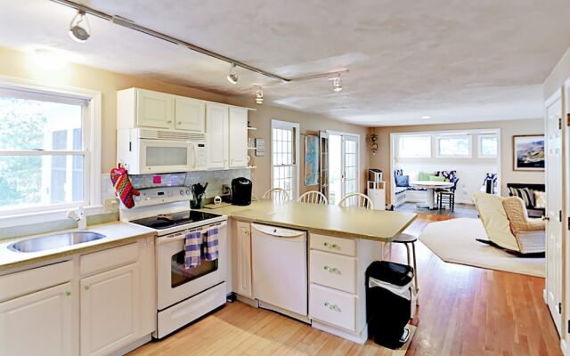 South Chatham Home by RedAwning