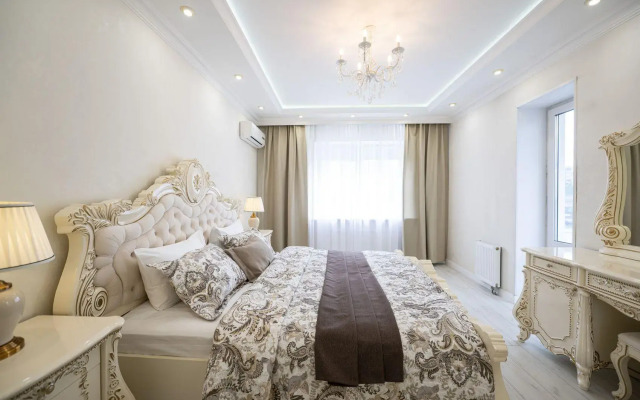 Пять Звезд на улице Чичерина 37