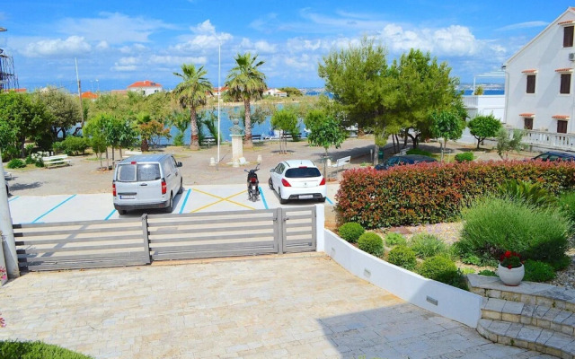 Seafront 2-bedroom Apartment The New View