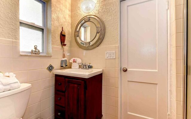 Sunset Point Apartment 4