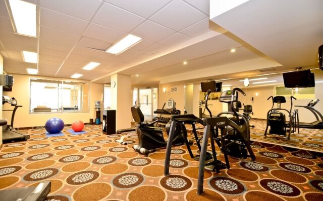 Best Western Plus Chocolate Lake Hotel