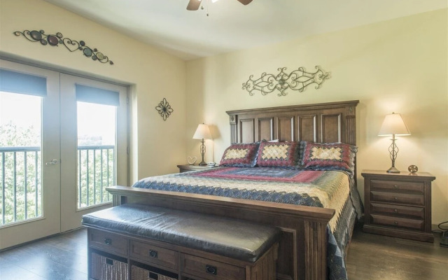 MVC - Unit 2403 - Love Nest