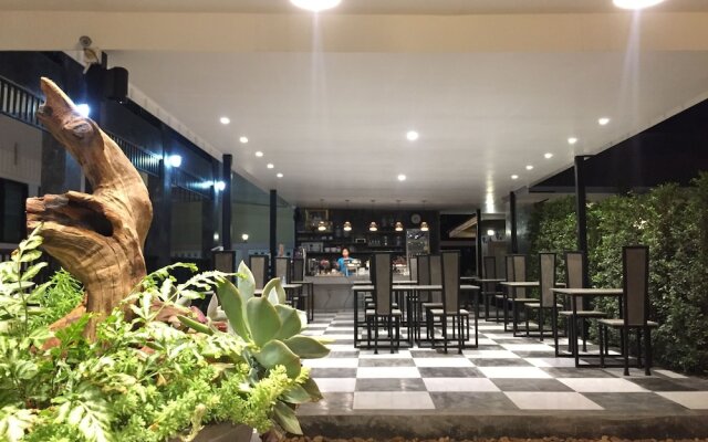 Phetcharat Grand Hotel Maesot