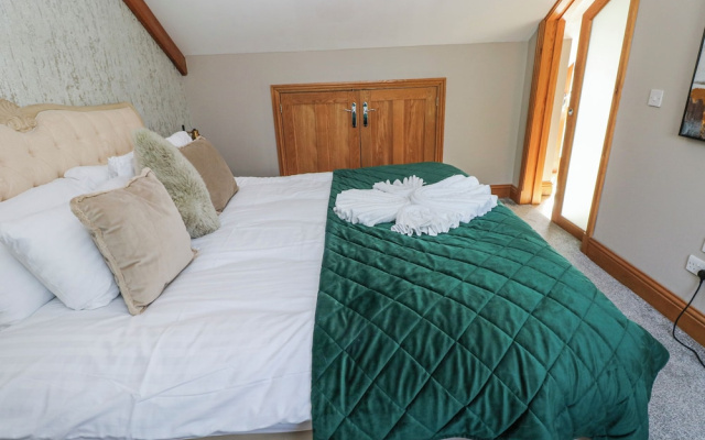 Rose Apartment - Gower