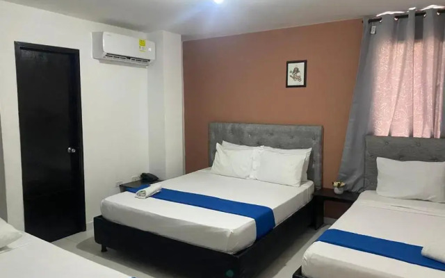 Hotel Olas Marinas Inn