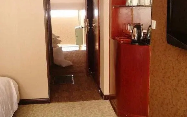 Longyi Business Hotel