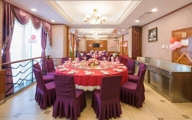 Xinyuan Hot Spring Hotel