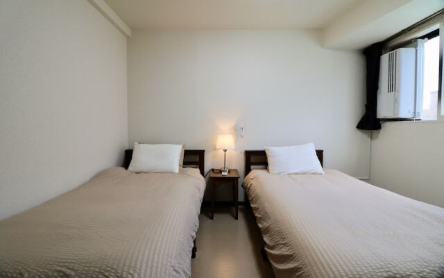 Sepia yamanote room202