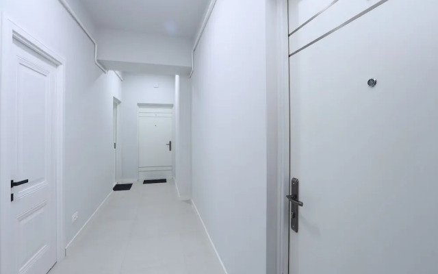 Stay inn on Amiryan 26/4