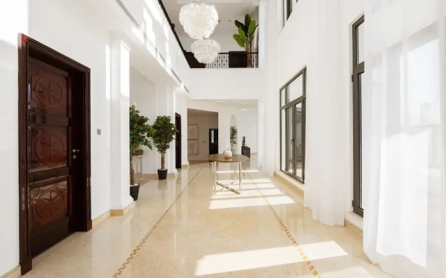 Villa on Beach w Private Pool The Palm Jumeirah