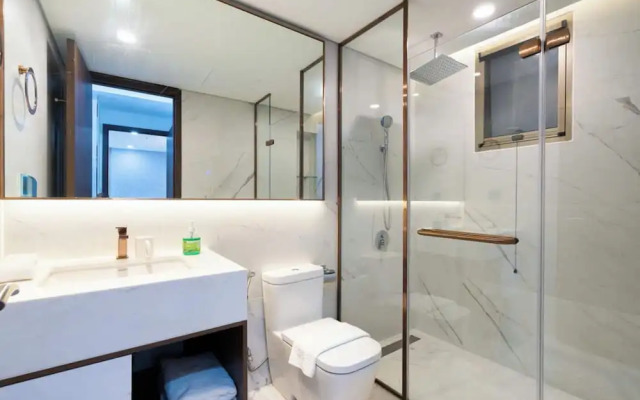 2BR Luxury in District 7