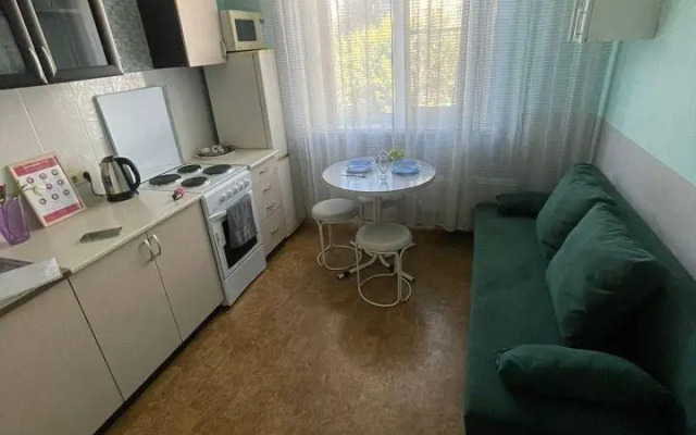 Gold Apart (Gold Apart) on the University Embankment 36B