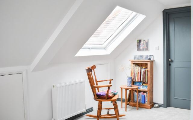 Spacious 4 Bedroom Family Home in Hove