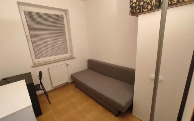 Nice room 2km to old town -150m from Metro Szwedzka