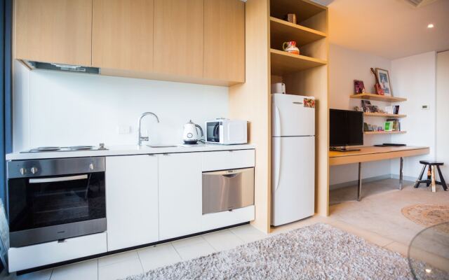 Luxury River Views Apartment