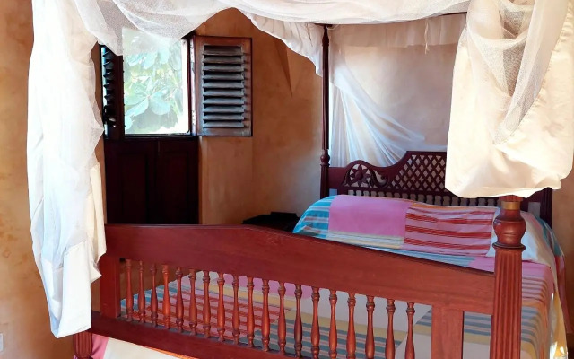 Samaki House