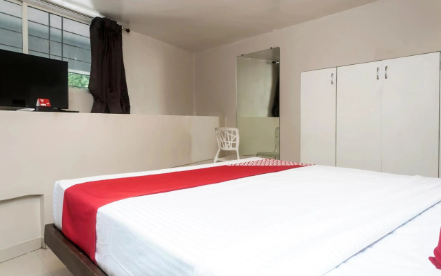 OYO 18340 Grand Pune